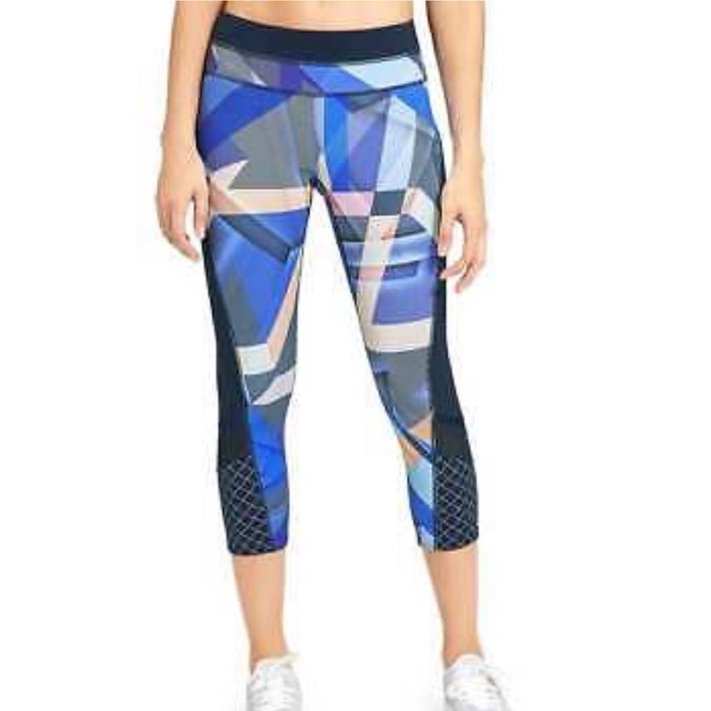 Athleta Electric Geo Sonar Capri Leggings